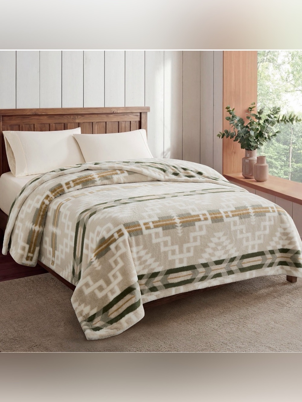 BNWT! Pendleton Faux Fur Luxe Blanket - size queen
